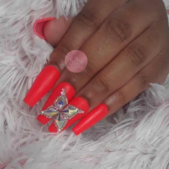 Butterfly Queen - Picture 3 of 3